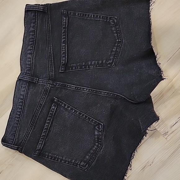 NEW! OLD NAVY Higher High- Rise Sky High A-Line Cut Off Denim Jean Shorts 12. - Picture 5 of 5